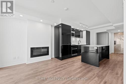 1905 - 370 Martha Street, Burlington, ON - Indoor Photo Showing Kitchen