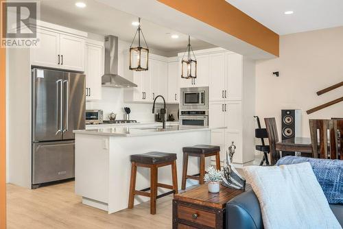 269 Diamond Way Unit# 10, Vernon, BC - Indoor Photo Showing Kitchen With Stainless Steel Kitchen With Upgraded Kitchen