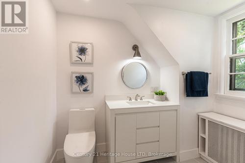 1008 Haist Street, Pelham (662 - Fonthill), ON - Indoor Photo Showing Bathroom