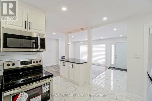 8 Marlborough Road, Guelph, ON - Indoor Photo Showing Kitchen With Upgraded Kitchen