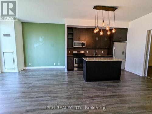 823 - 112 George Street, Toronto, ON - Indoor Photo Showing Kitchen