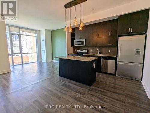 823 - 112 George Street, Toronto, ON - Indoor Photo Showing Kitchen