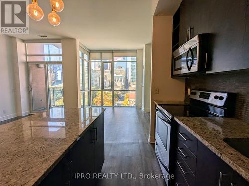 823 - 112 George Street, Toronto, ON - Indoor Photo Showing Kitchen