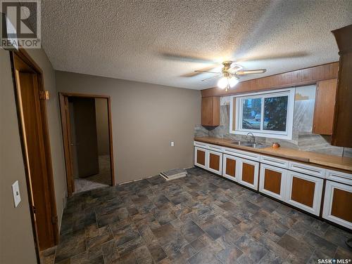 2616 20Th Street W, Saskatoon, SK - Indoor Photo Showing Kitchen With Double Sink