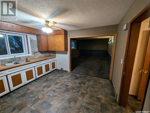 2616 20Th Street W, Saskatoon, SK - Indoor Photo Showing Kitchen With Double Sink