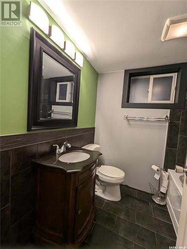 2616 20Th Street W, Saskatoon, SK - Indoor Photo Showing Bathroom