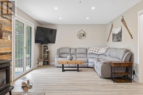 7236 Carscadden Road, Clarington, ON - Indoor Photo Showing Living Room With Fireplace