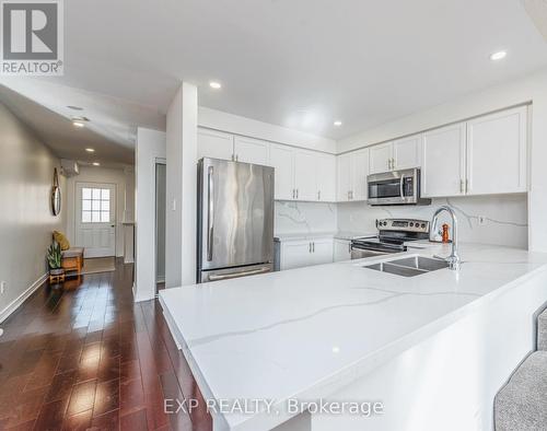 112 Dolce Crescent, Vaughan, ON - Indoor Photo Showing Kitchen With Double Sink