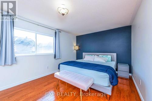 112 Dolce Crescent, Vaughan, ON - Indoor Photo Showing Bedroom