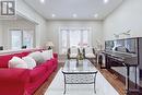 399 Flanagan Court, Newmarket, ON  - Indoor Photo Showing Living Room 