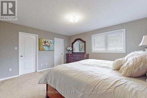 399 Flanagan Court, Newmarket, ON - Indoor Photo Showing Bedroom