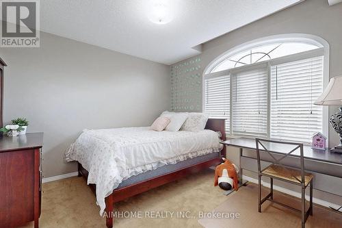 399 Flanagan Court, Newmarket, ON - Indoor Photo Showing Bedroom