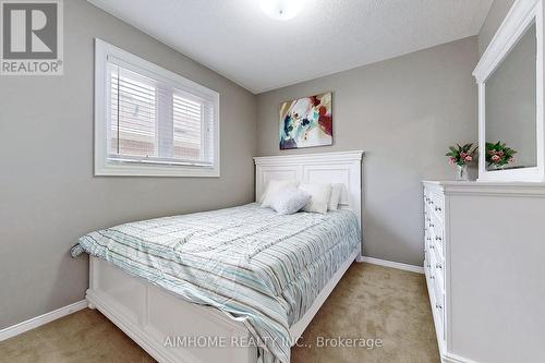 399 Flanagan Court, Newmarket, ON - Indoor Photo Showing Bedroom