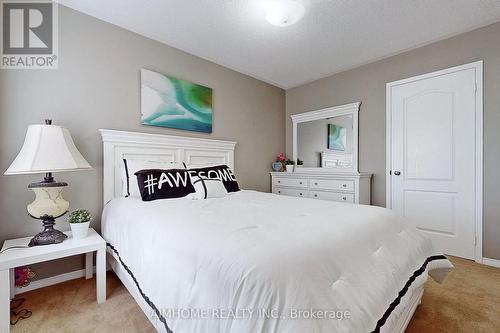 399 Flanagan Court, Newmarket, ON - Indoor Photo Showing Bedroom