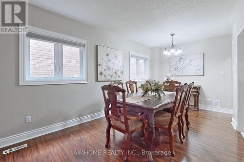 399 Flanagan Court, Newmarket, ON - Indoor Photo Showing Dining Room