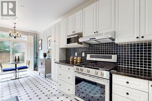 37 Whisperwood Road, Vaughan, ON - Indoor Photo Showing Kitchen