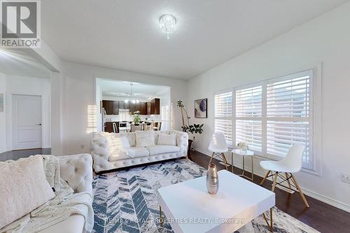 1435 Kellough Street, Innisfil, ON - Indoor Photo Showing Living Room