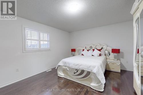 1435 Kellough Street, Innisfil, ON - Indoor Photo Showing Bedroom