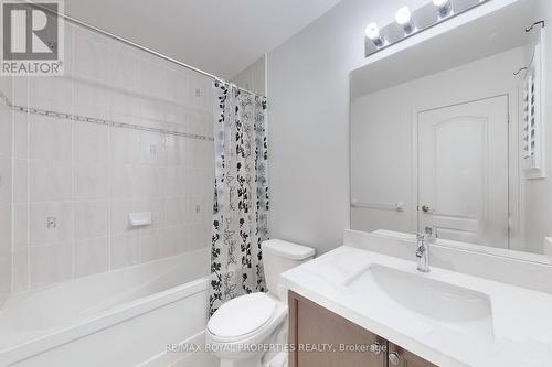 1435 Kellough Street, Innisfil, ON - Indoor Photo Showing Bathroom