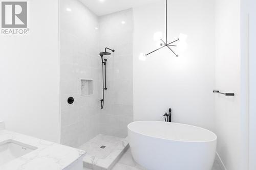 2090 Linfield Drive, Kamloops, BC - Indoor Photo Showing Bathroom