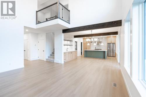 2090 Linfield Drive, Kamloops, BC - Indoor Photo Showing Kitchen With Fireplace With Upgraded Kitchen