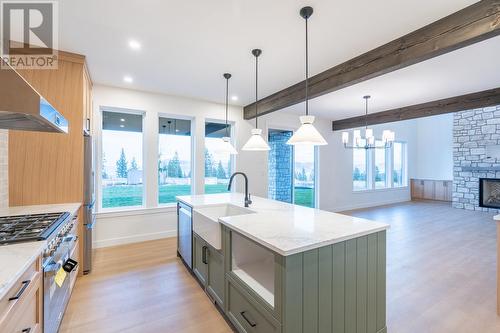 2090 Linfield Drive, Kamloops, BC - Indoor Photo Showing Kitchen With Fireplace With Upgraded Kitchen