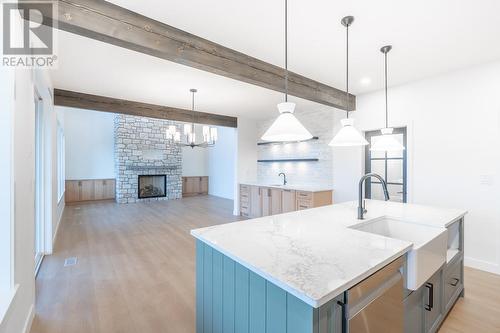 2090 Linfield Drive, Kamloops, BC - Indoor Photo Showing Kitchen With Fireplace With Upgraded Kitchen