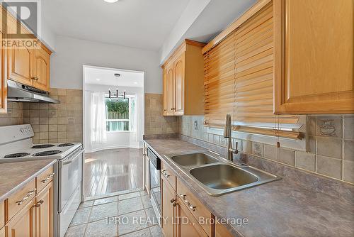 1654 Mcbrady Crescent, Pickering, ON - Indoor Photo Showing Kitchen With Double Sink