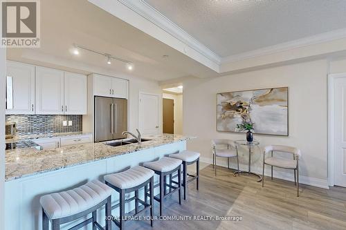 207 - 25 Baker Hill Boulevard, Whitchurch-Stouffville, ON - Indoor Photo Showing Kitchen With Double Sink With Upgraded Kitchen