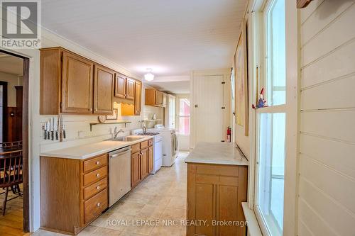 3728 Crystal Beach Drive, Fort Erie, ON - Indoor Photo Showing Kitchen