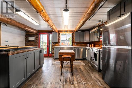 1622 Bertie Street, Fort Erie, ON - Indoor Photo Showing Kitchen