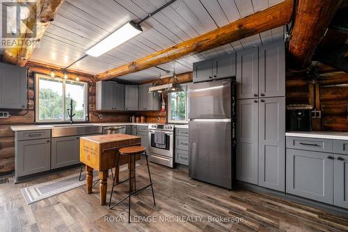 1622 Bertie Street, Fort Erie, ON - Indoor Photo Showing Kitchen