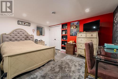 1622 Bertie Street, Fort Erie, ON - Indoor Photo Showing Bedroom