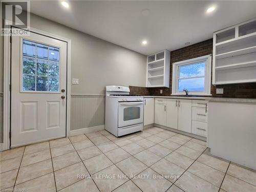 1410 Balfour Street, Pelham, ON - Indoor Photo Showing Kitchen