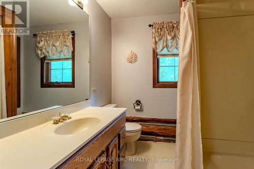 2978 Shawnee Trail, Fort Erie, ON - Indoor Photo Showing Bathroom