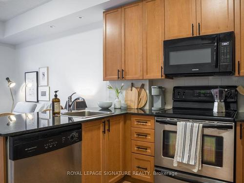 Th17-68 Carr St, Toronto, ON - Indoor Photo Showing Kitchen With Stainless Steel Kitchen