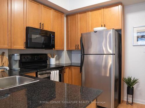 Th17-68 Carr St, Toronto, ON - Indoor Photo Showing Kitchen With Stainless Steel Kitchen