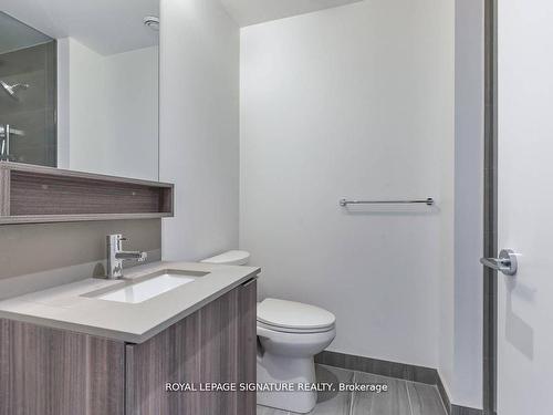 5505-898 Portage Pkwy, Vaughan, ON - Indoor Photo Showing Bathroom