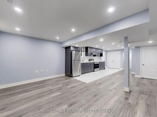 Bsmt-7 Toddville Rd, Brampton, ON - Indoor Photo Showing Kitchen With Upgraded Kitchen