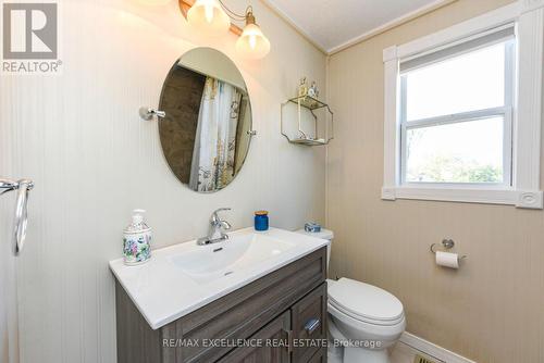 38 Mccaul Street, Brampton, ON - Indoor Photo Showing Bathroom