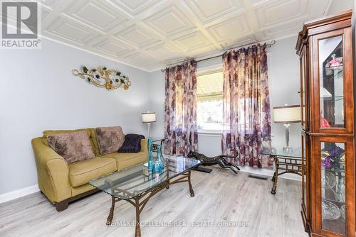 38 Mccaul Street, Brampton, ON - Indoor Photo Showing Living Room