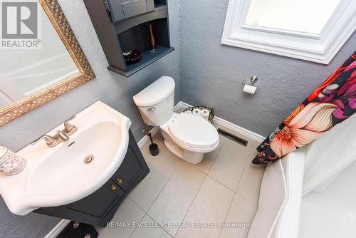 38 Mccaul Street, Brampton, ON - Indoor Photo Showing Bathroom