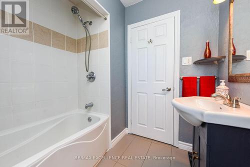 38 Mccaul Street, Brampton, ON - Indoor Photo Showing Bathroom