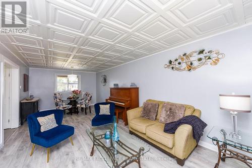 38 Mccaul Street, Brampton, ON - Indoor Photo Showing Living Room