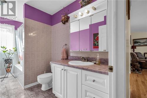 6070 5Th Line Road, Bainsville, ON - Indoor Photo Showing Bathroom