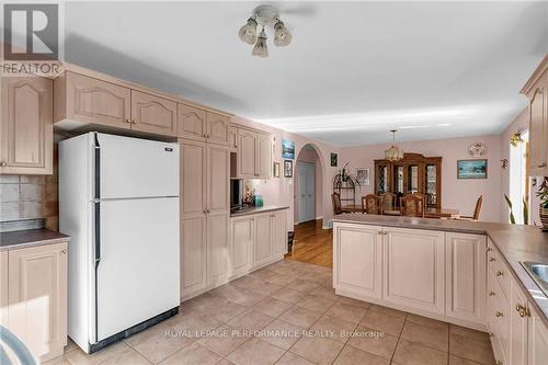 6070 5Th Line Road, South Glengarry (724 - South Glengarry (Lancaster) Twp), ON - Indoor Photo Showing Kitchen With Double Sink