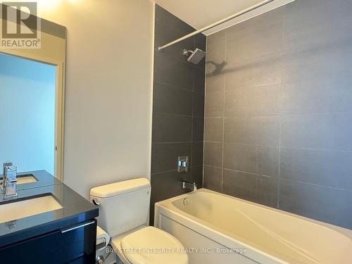 2105 - 8 Eglinton Avenue E, Toronto, ON - Indoor Photo Showing Bathroom