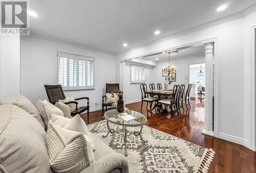 1630 Burnside Drive, Pickering, ON - Indoor Photo Showing Living Room