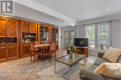 72 Coles Avenue, Vaughan, ON - Indoor Photo Showing Living Room