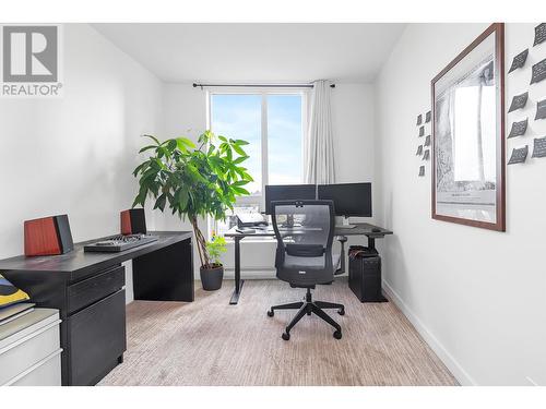 903 3093 Windsor Gate, Coquitlam, BC - Indoor Photo Showing Office